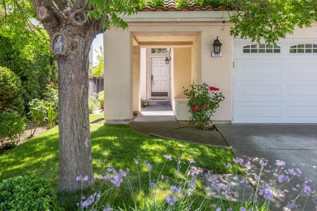 542 Via Sorrento, Morgan Hill CA: https://media.crmls.org/mediaz/bc020f6a-102a-47b2-8191-a69955425182.jpg
