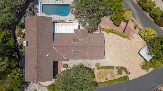 17095 Summit Way, Los Gatos CA: https://media.crmls.org/mediaz/bc026eb2-4d1e-4ba4-ae17-bb1c1f48ddee.jpg
