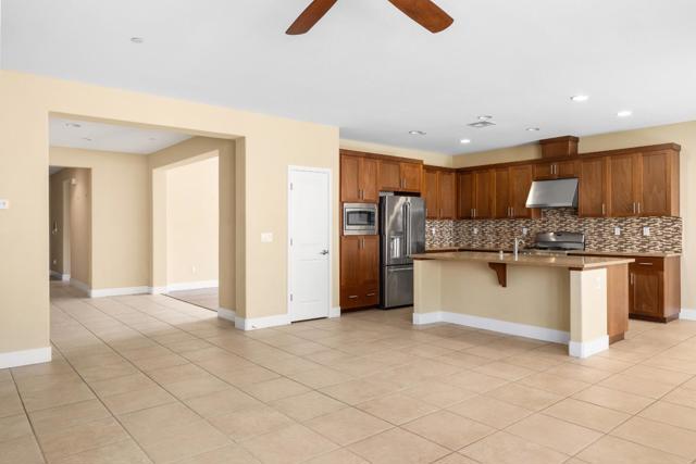 9881 Rancho Hills Drive, Gilroy CA: https://media.crmls.org/mediaz/bc027e62-b365-4749-bea6-6aa78128e443.jpg