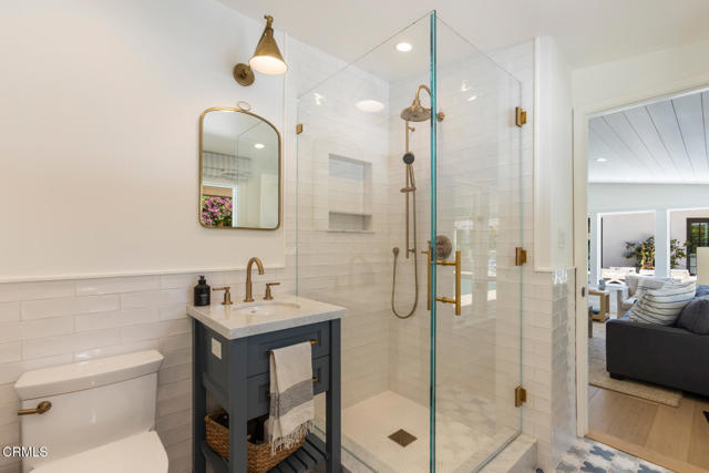 4435 Encinas Drive, La Canada Flintridge CA: https://media.crmls.org/mediaz/bc029ee6-e9ef-4637-b6bf-6d07af29206c.jpg