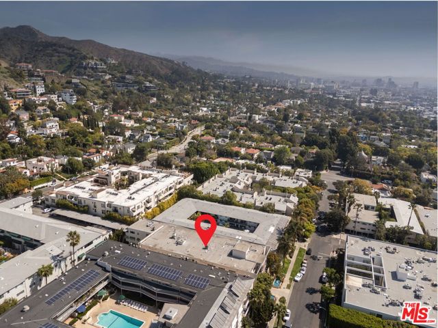7949 Selma Avenue, Los Angeles CA: https://media.crmls.org/mediaz/bc02b3c6-8e87-4f9b-8067-d6ab859d9099.jpg