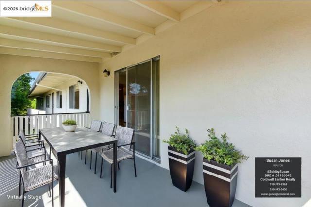 4336 Rilea Way, Oakland CA: https://media.crmls.org/mediaz/bc033f54-c6a0-464c-b918-8a3076f3a91c.jpg