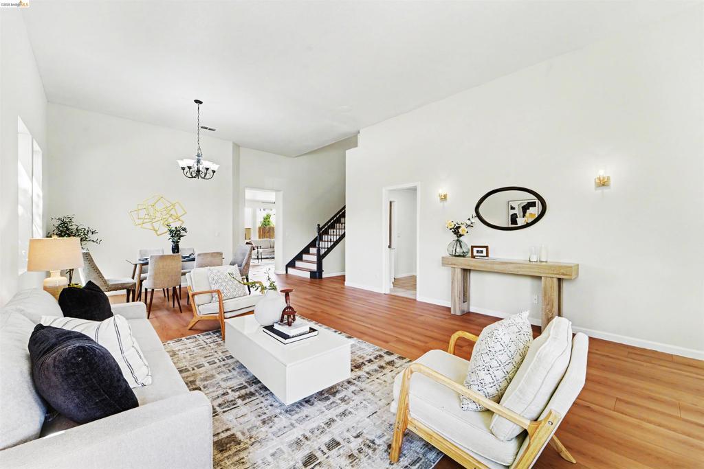 https://media.crmls.org/mediaz/bc036d8d-8c66-41ab-be49-cd9d5f7002c6.jpg?preset=X-Large