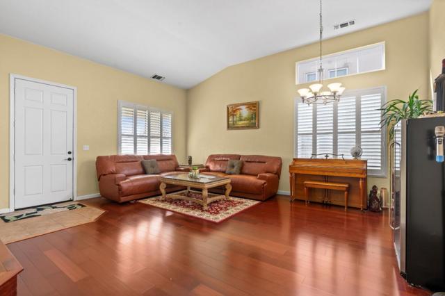 354 Vasconcellos Avenue, Manteca CA: https://media.crmls.org/mediaz/bc0370ef-a31b-41a5-847b-b62a6eef6689.jpg