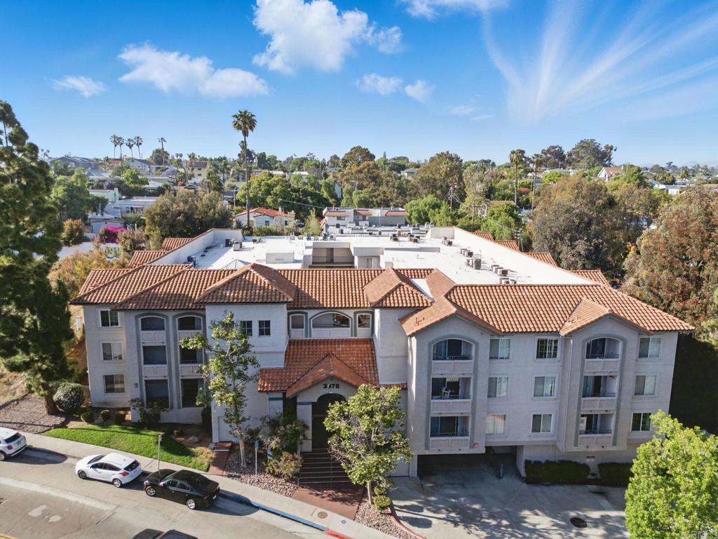 3078 Broadway #210