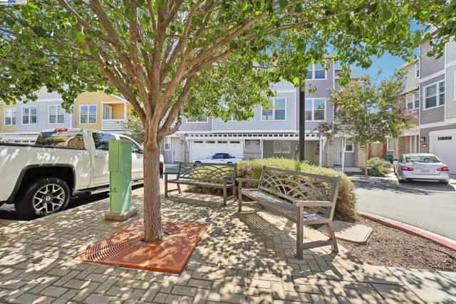 Image 7 of 45 For 23320 Wilmot Cir