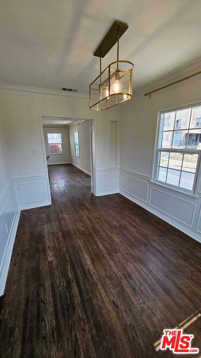 2615 W Edgehill, Los Angeles CA: https://media.crmls.org/mediaz/bc03c4f4-05f9-4433-9d6f-191d12947c06.jpg