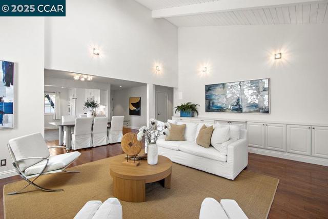 1716 Saint Andrews Drive, Moraga CA: https://media.crmls.org/mediaz/bc0477ca-b60a-4aa5-a338-a88e18470722.jpg