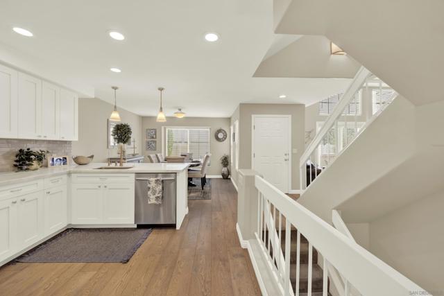 3736 Promontory St, San Diego CA: https://media.crmls.org/mediaz/bc049eff-8ce8-4e5f-89d0-2db7562d1688.jpg