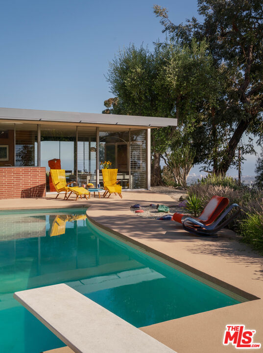 1531 N Tigertail Road, Los Angeles CA: https://media.crmls.org/mediaz/bc04b03f-3707-4cb3-975b-6d667fd13691.jpg