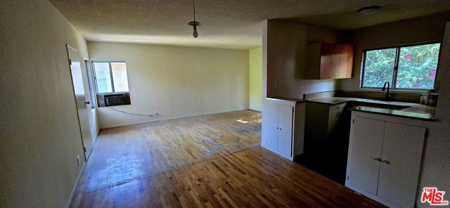 1433 N Martel Avenue, Los Angeles CA: https://media.crmls.org/mediaz/bc04b81c-3096-4067-b683-9e5e8d9707f1.jpg