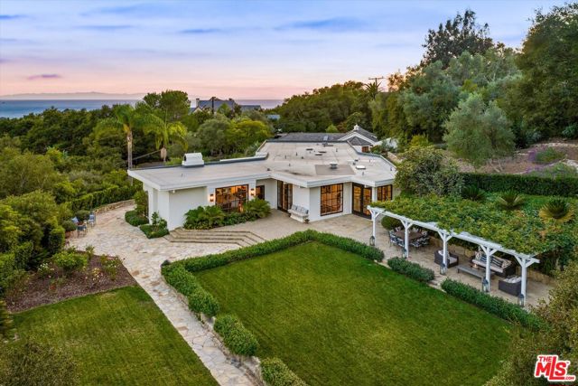 880 Knollwood Drive, Santa Barbara CA: https://media.crmls.org/mediaz/bc0537c6-71cb-4e72-a507-3b687586046f.jpg