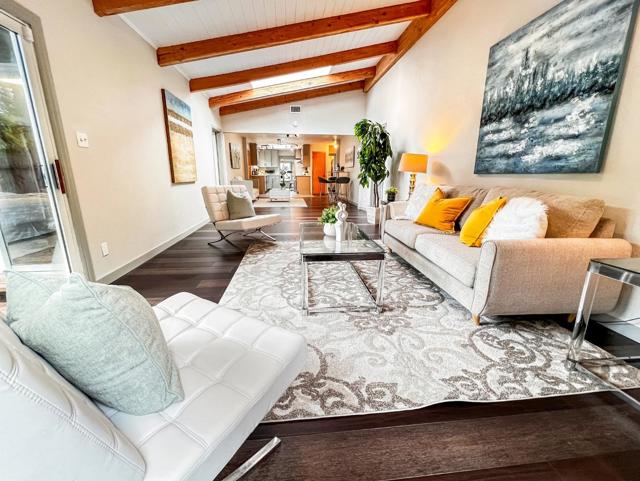 315 King Street, Redwood City CA: https://media.crmls.org/mediaz/bc05acfb-145f-4d0d-9ef5-7ed05d62775b.jpg