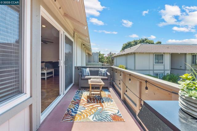 825 Oak Grove Rd, Concord CA: https://media.crmls.org/mediaz/bc06ef25-a2f7-411b-97c1-86120dc199d1.jpg