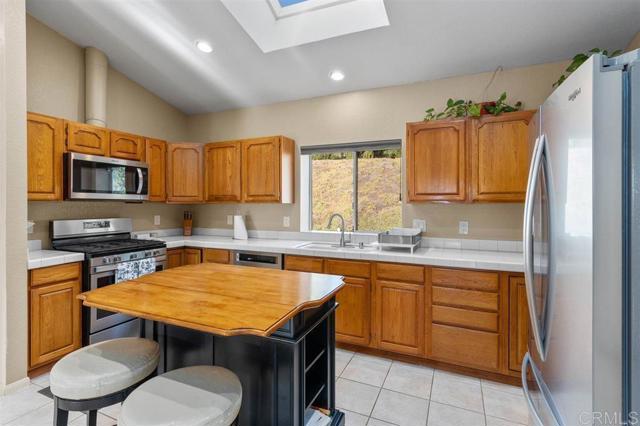 Detail Gallery Image 8 of 32 For 13311 Hillstar Ln, Valley Center,  CA 92082 - 3 Beds | 2 Baths