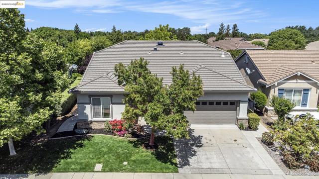 1012 Centennial Drive, Brentwood CA: https://media.crmls.org/mediaz/bc080f94-b3a0-420e-8b64-1dda1b9f3bd6.jpg