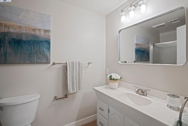2371 Mallard Dr, Walnut Creek CA: https://media.crmls.org/mediaz/bc0814dc-aa3b-4d91-9b2b-ab9a59654c18.jpg
