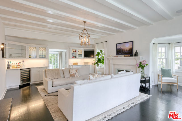 10736 Le Conte Avenue, Los Angeles CA: https://media.crmls.org/mediaz/bc0919cf-ea8d-40e7-a089-c6bd578b7dd7.jpg