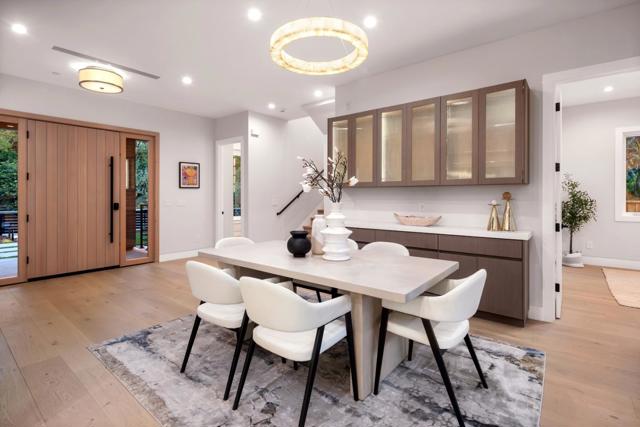 1080 Creek Drive, Menlo Park CA: https://media.crmls.org/mediaz/bc096914-6a14-4622-bb7f-66dcfe16741f.jpg