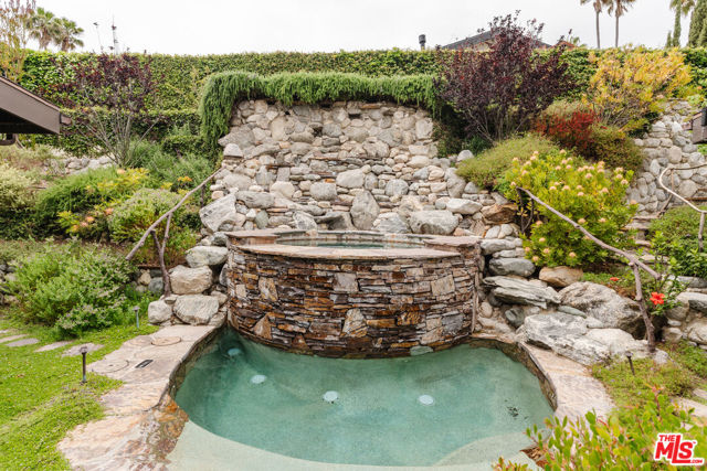 2208 Westridge Road, Los Angeles CA: https://media.crmls.org/mediaz/bc0987af-223e-41ea-b86f-ab5e892f8575.jpg
