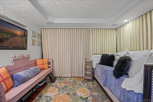 0 1750 Avenida Del Mundo, Coronado CA: https://media.crmls.org/mediaz/bc09cca3-957f-4df0-97e5-68944291c2e7.jpg