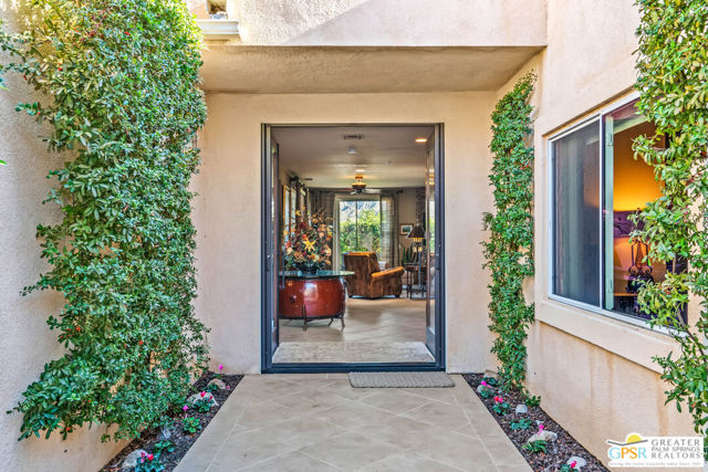 2960 Lantana Court, Palm Springs CA: https://media.crmls.org/mediaz/bc0a4886-52da-436b-a5e7-2bfc8d524c7b.jpg