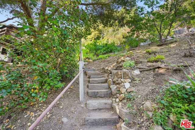 860 Old Topanga Canyon Road, Topanga CA: https://media.crmls.org/mediaz/bc0a8242-5d19-4bac-a998-6bb338eb388d.jpg