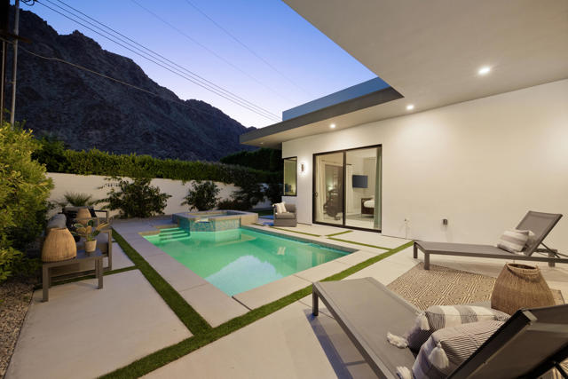 52085 Avenida Cortez, La Quinta CA: https://media.crmls.org/mediaz/bc0aaba8-f452-4aa1-99bd-5aa844ccb3a0.jpg