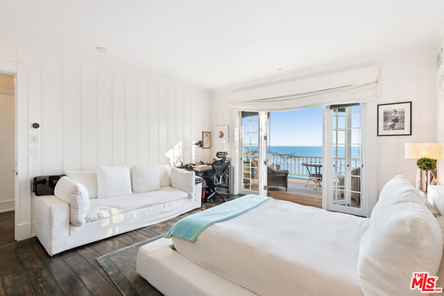 27540 Pacific Coast Highway, Malibu CA: https://media.crmls.org/mediaz/bc0ce7bc-eb3c-4201-a1c7-f71592663e5d.jpg