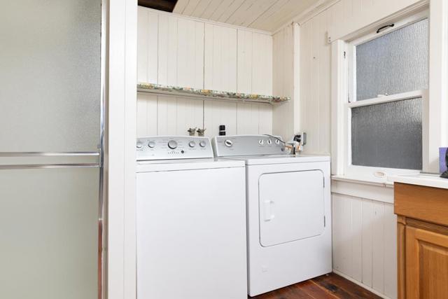 21130 E Cliff Drive, Santa Cruz CA: https://media.crmls.org/mediaz/bc0d2ae6-1e40-48bd-9764-23f4913fddfe.jpg