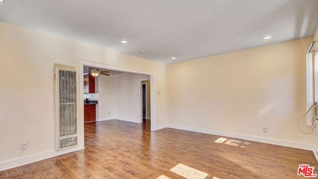 851 W 41st Drive, Los Angeles CA: https://media.crmls.org/mediaz/bc0d7b77-3c17-4d33-900e-84b1d9b20212.jpg