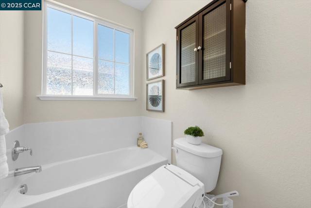 240 Alta St, Brentwood CA: https://media.crmls.org/mediaz/bc0d8a85-a81b-4454-be05-fbb7153d0cdf.jpg
