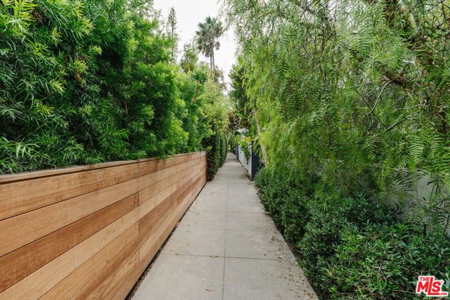 744 Amoroso Place, Venice CA: https://media.crmls.org/mediaz/bc0d8b0f-a00d-41fb-9980-87292d256906.jpg