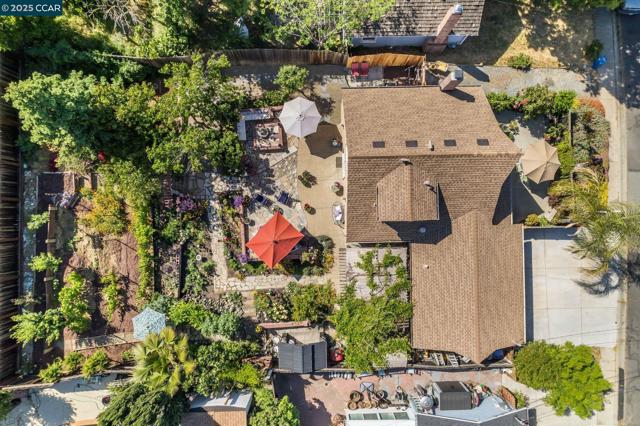 4218 Cobblestone Dr, Concord CA: https://media.crmls.org/mediaz/bc0dc5e8-51ad-44e4-9293-04b23358e399.jpg