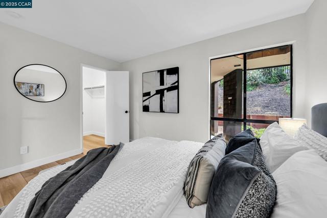 16411 Saratoga St, San Leandro CA: https://media.crmls.org/mediaz/bc0e0e99-472c-4d94-bd0c-3bb5d1145a51.jpg