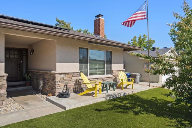 10347 WOODROSE AVE, Santee CA: https://media.crmls.org/mediaz/bc0f2543-0baf-433a-92b1-43f5755b975f.jpg