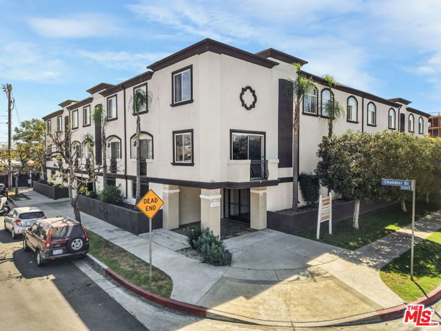 Image 14 of 32 For 5330 Satsuma Avenue