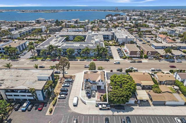 3943 Ingraham St, San Diego CA: https://media.crmls.org/mediaz/bc0fc989-45e2-4387-8b7f-70a659c4b33f.jpg