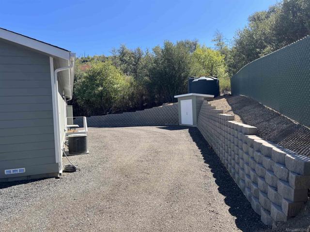 17099 Iron Springs Rd, Julian CA: https://media.crmls.org/mediaz/bc0feaf1-47bd-4be9-9825-819faa912be9.jpg