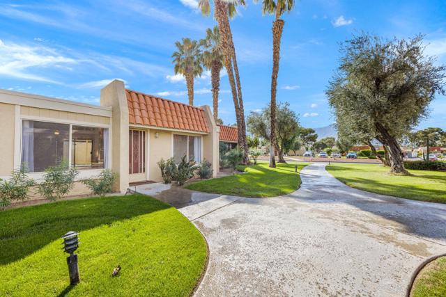 69738 Campana Court, Rancho Mirage CA: https://media.crmls.org/mediaz/bc104cce-8e68-44f1-9184-84215df11e66.jpg