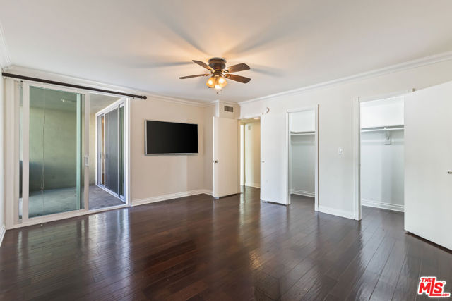 Drew Fenton | 11970 Montana Avenue Los Angeles CA | MLS: 7465489 Drew Fenton | 11970 Montana Avenue Los Angeles CA | MLS: 7465489