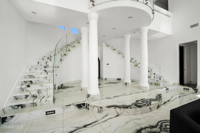 25665 Mulholland Highway, Calabasas CA: https://media.crmls.org/mediaz/bc10daee-5572-434d-b291-c98e3941cf6d.jpg