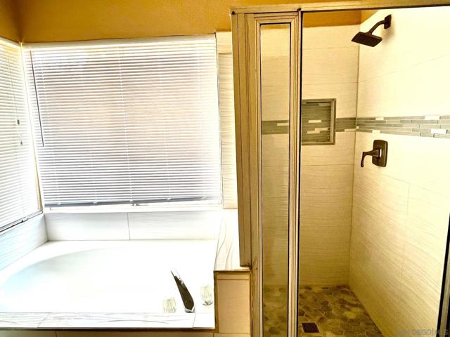 1370 Montego Ct, Vista CA: https://media.crmls.org/mediaz/bc10f5f4-4b22-46a3-967d-b963827d7511.jpg