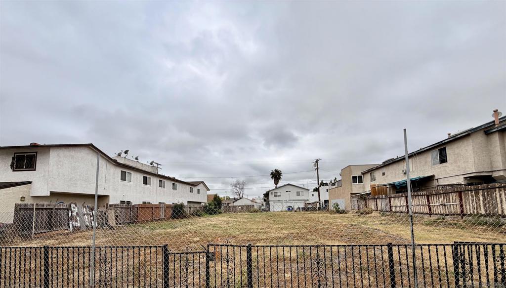 4230 45th St - photo 2