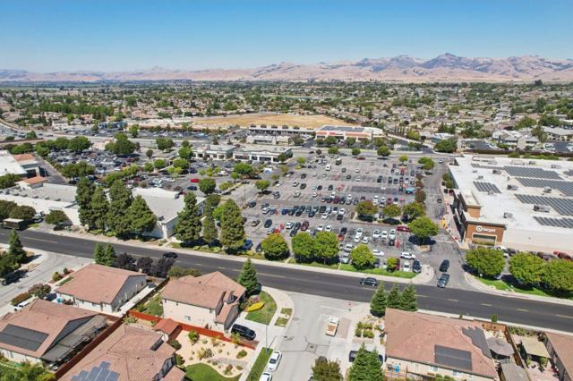 540 Lavender Way, Hollister CA: https://media.crmls.org/mediaz/bc12cb7b-6214-462a-8eb8-41ac70e0186a.jpg