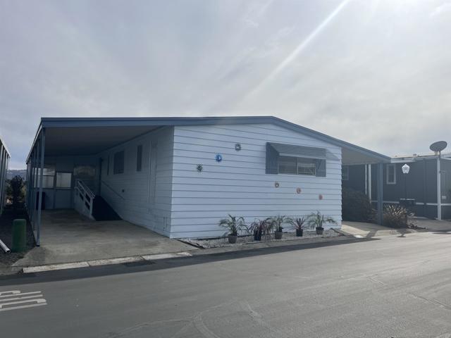 3535 Linda Vista Drive, San Marcos CA: https://media.crmls.org/mediaz/bc136fbb-7f6a-4ec7-ab8b-a6178ef02e2e.jpg