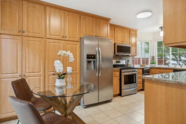 719 Moana Way, Pacifica CA: https://media.crmls.org/mediaz/bc1371a8-99cd-456c-8436-66630bc29e49.jpg