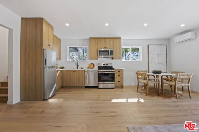 431 Montana Circle, Ojai CA: https://media.crmls.org/mediaz/bc1399cb-7769-47db-9a1b-8fec6bdd9a1f.jpg