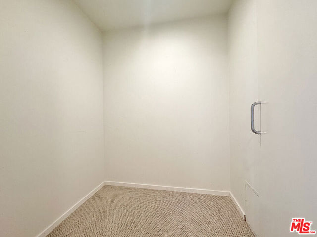 3505 Ocean Front Walk, Marina del Rey CA: https://media.crmls.org/mediaz/bc139d62-eaee-475b-98aa-d07ff1d42315.jpg