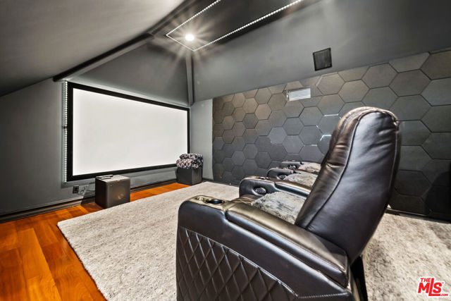 1821 Chastain, Pacific Palisades CA: https://media.crmls.org/mediaz/bc13a35c-827b-4ba6-9f7b-d20afd533be3.jpg